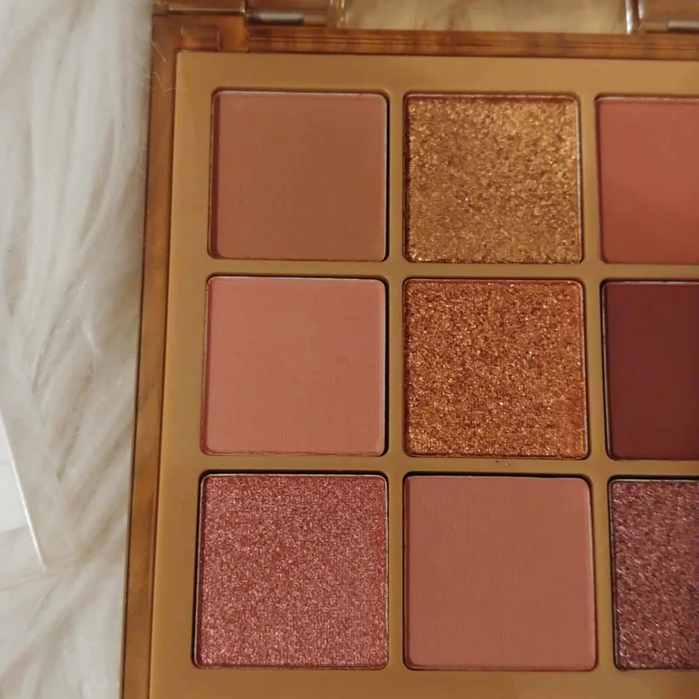 💖FIRM! NWT HUDA BEAUTY MEDIUM NUDE OBSESSIONS EYESHADOW PALETTE